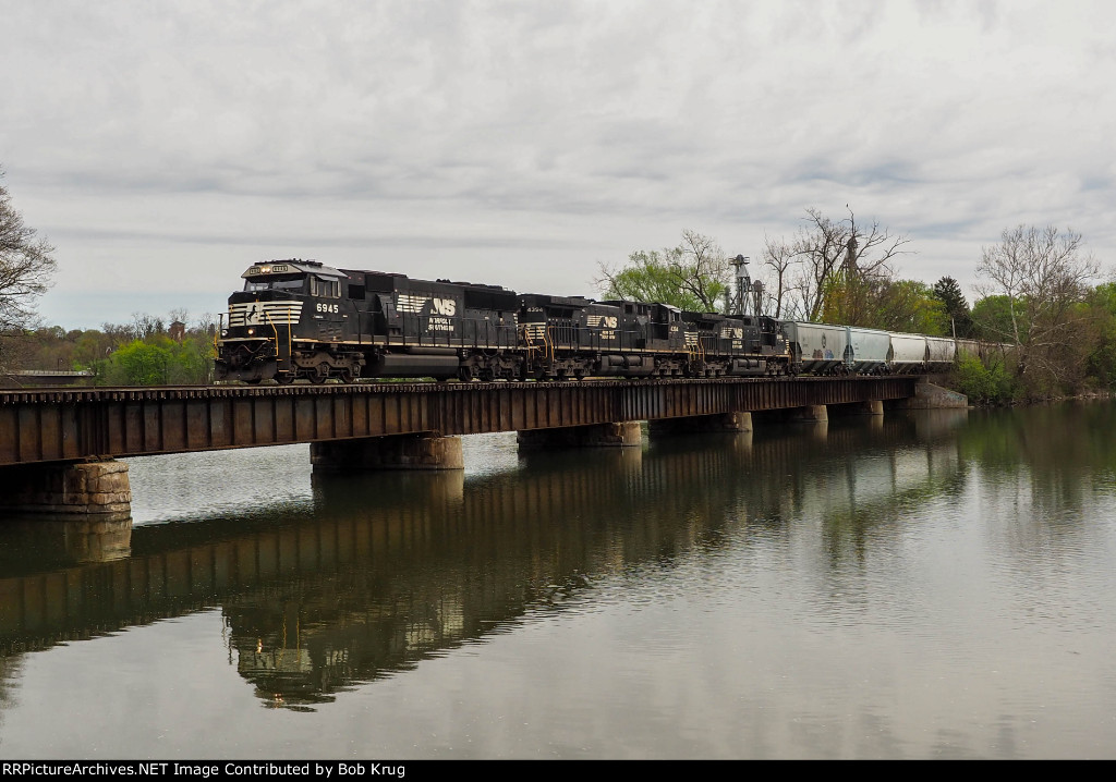 Westbound 11R crosses the Hoosick River at Schaghticoke / Fisherman's Lane